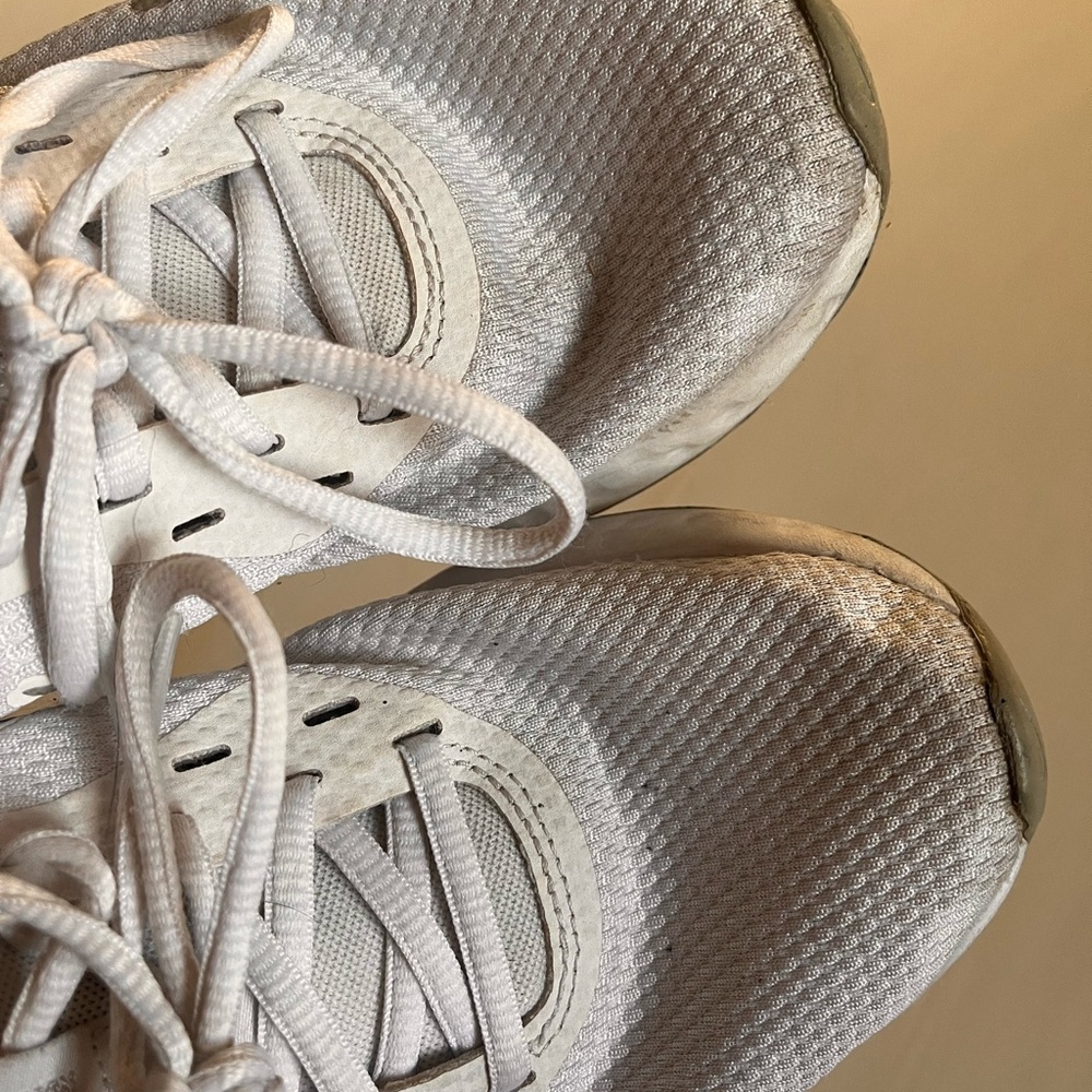 Nike White and Gray Athletic Sneakers - Picture 7 of 8